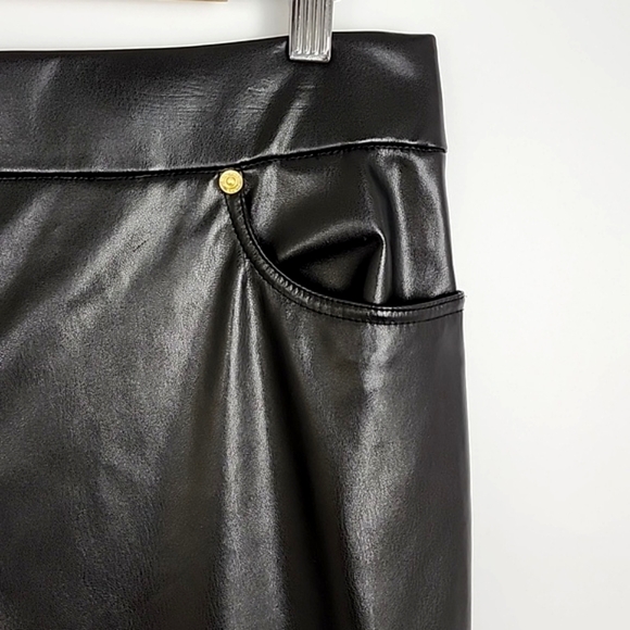 NWT Michael Kors Women's Black Faux Leather Stretch Cropped Pants Size L - Picture 4 of 15